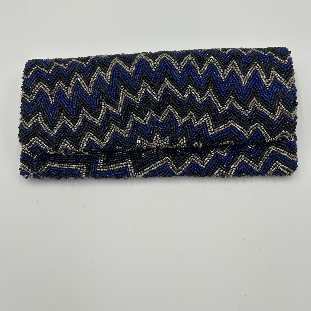 Moyna beaded clutch purse